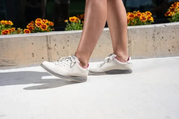 Women KURU Footwear Sneakers>ROAM